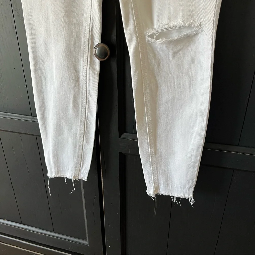 Old Navy White Rock Star Skinny Jeans. 0.